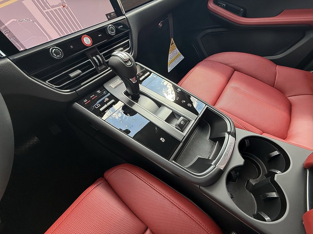 New 2026 Porsche Macan image 16