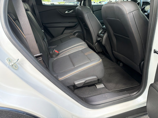Used 2023 Chevrolet Blazer Premier w/ Enhanced Convenience Package FWD image 15