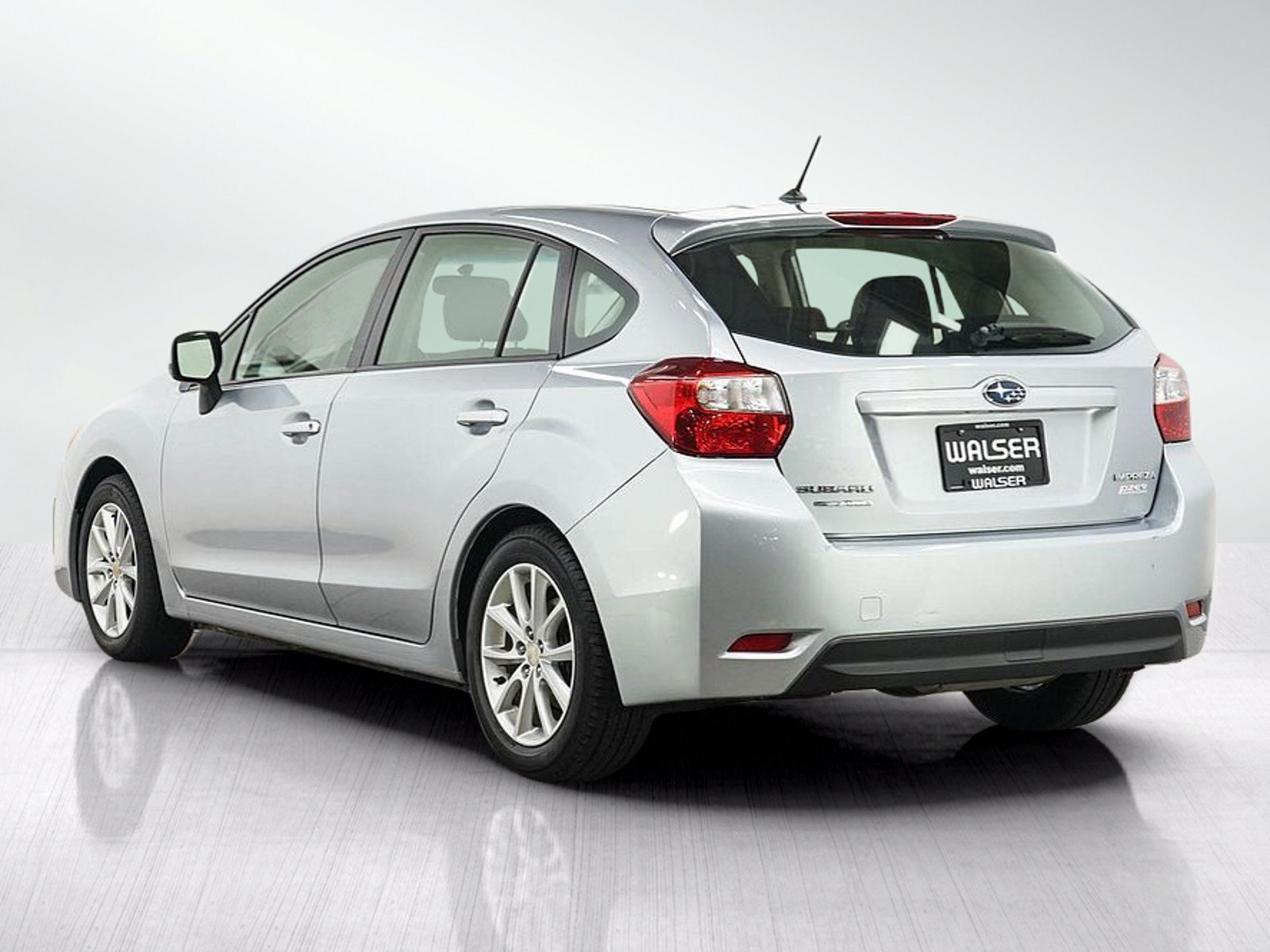 Used 2014 Subaru Impreza 2.0i Premium w/ All-Weather Package w/CVT AWD/4WD image 3
