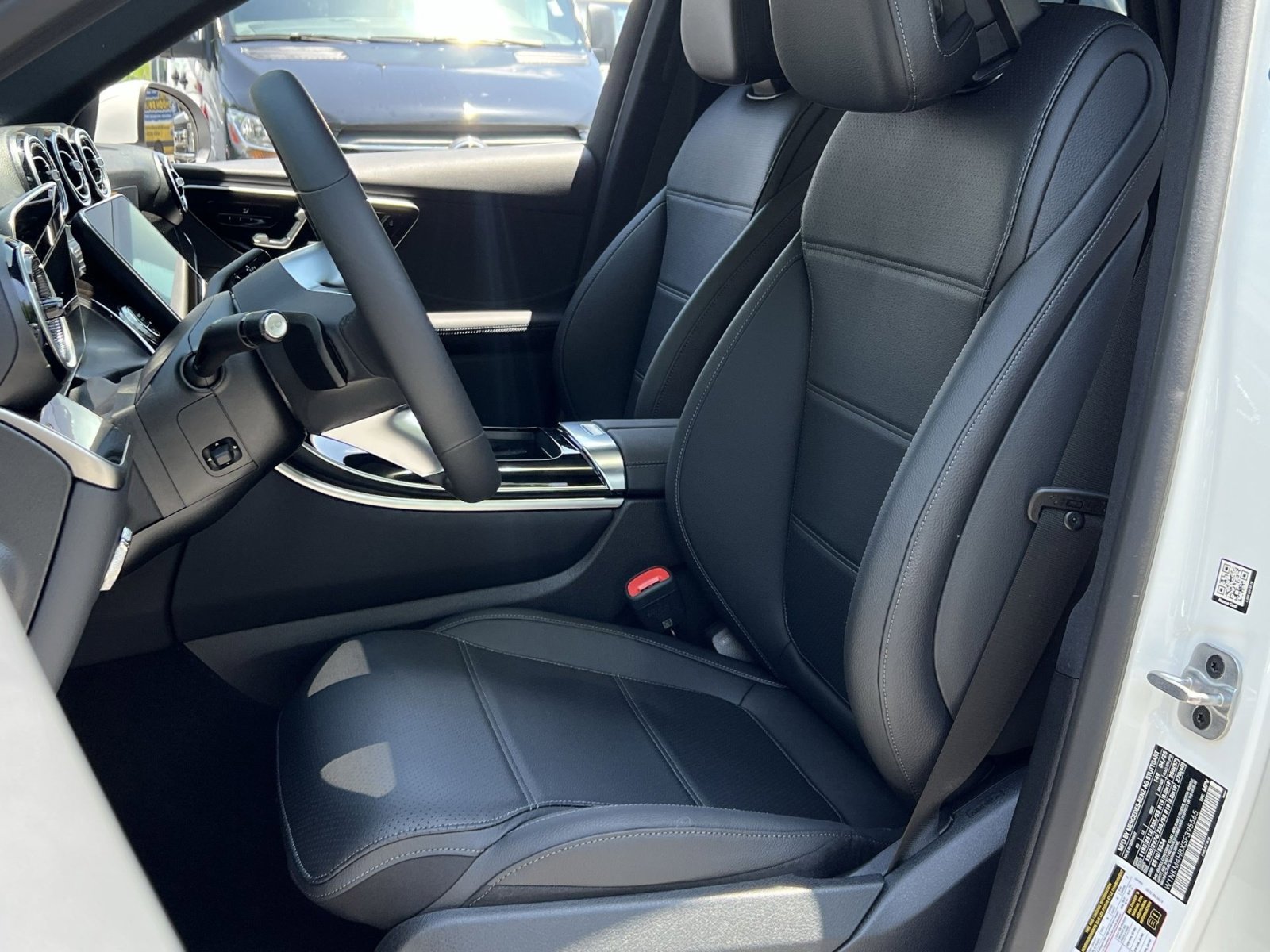 Certified 2025 Mercedes-Benz GLC 300 4MATIC image 11