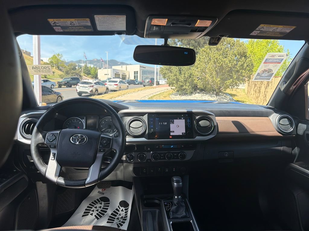 Used 2016 Toyota Tacoma Limited w/ Towing Package AWD/4WD image 18