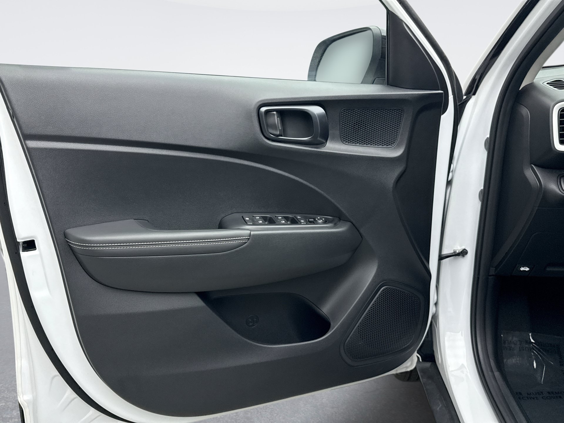 Used 2026 Hyundai Venue SEL FWD image 9
