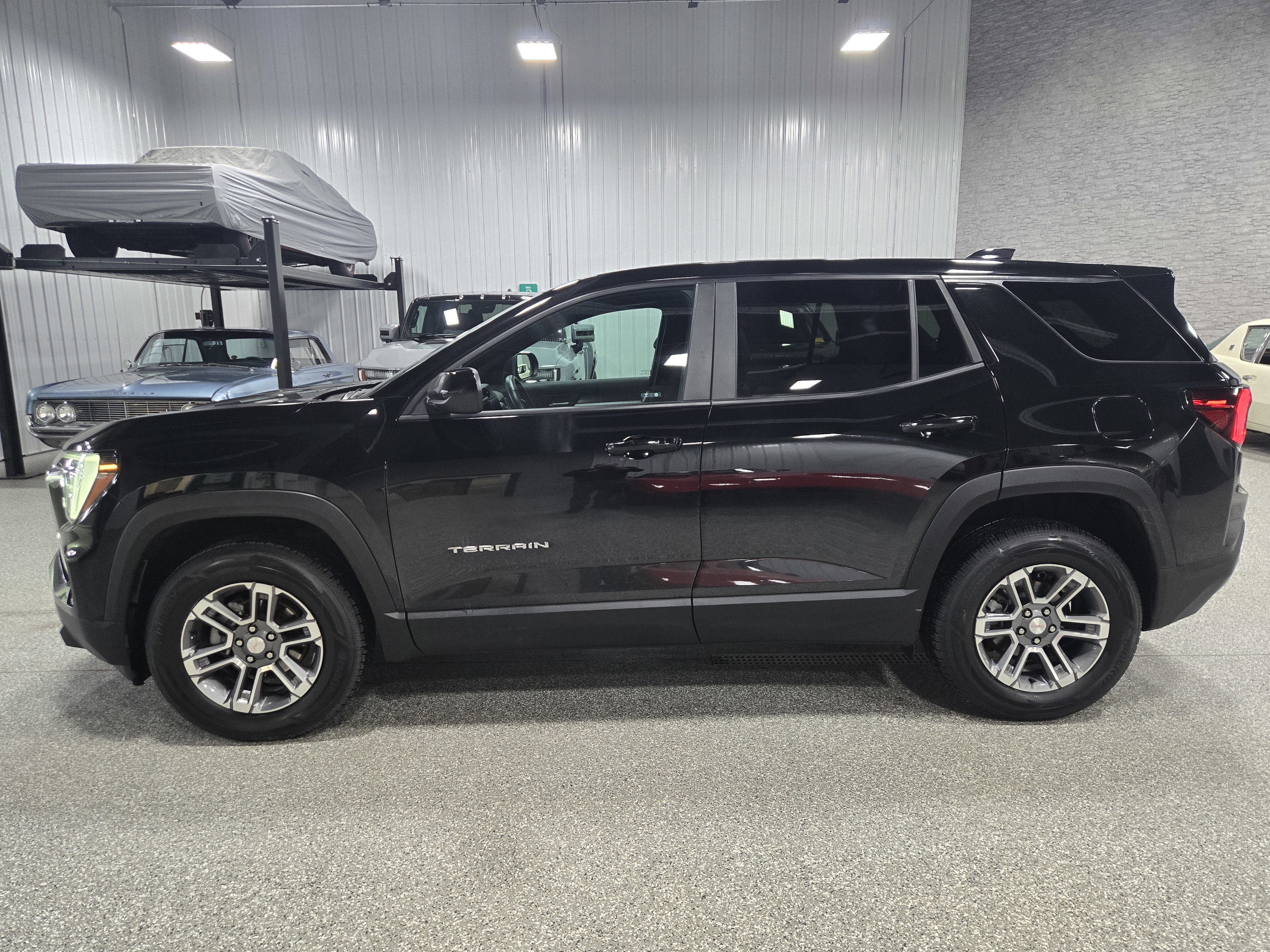 Certified 2025 GMC Terrain Elevation image 2