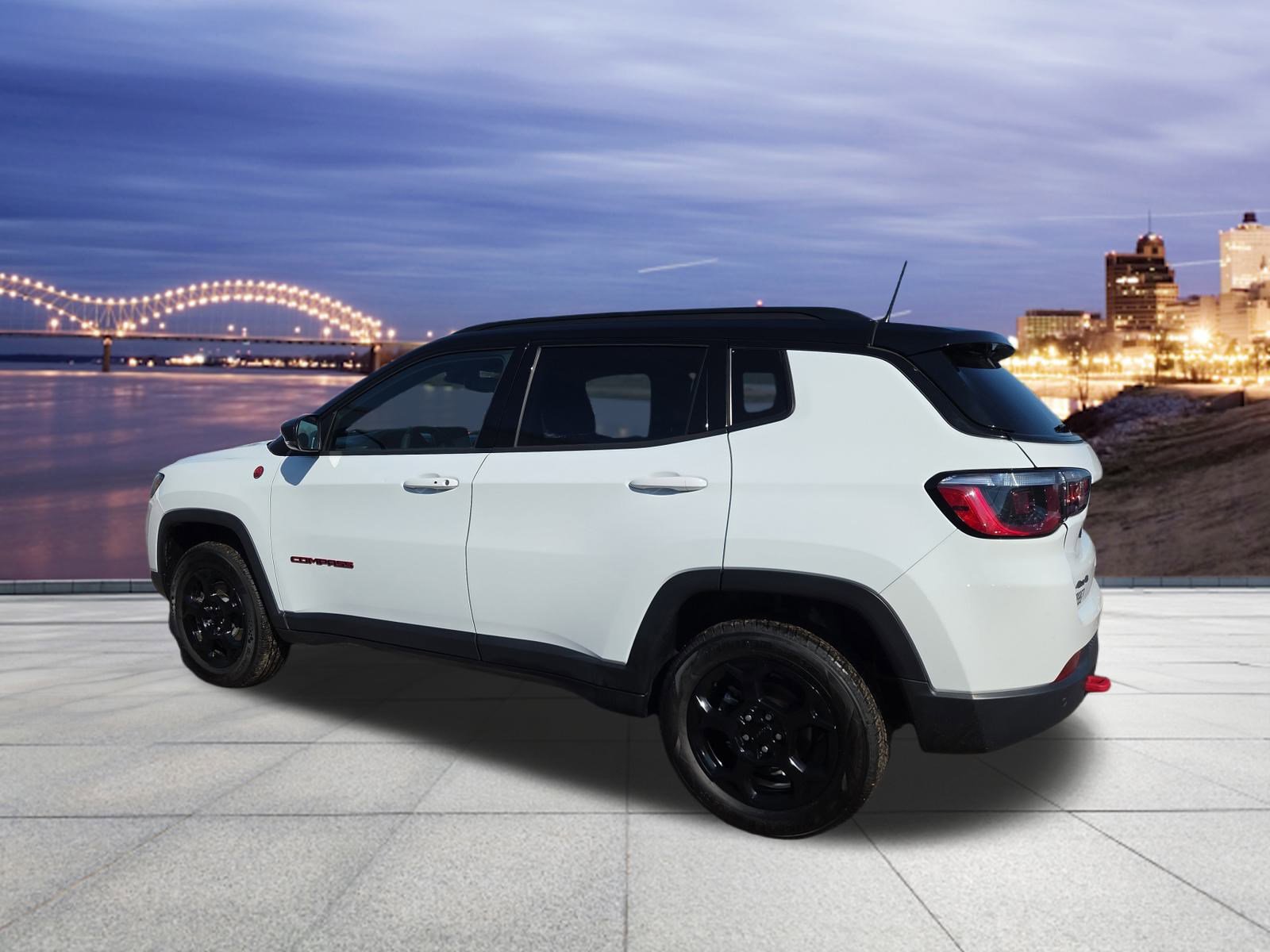 Used 2024 Jeep Compass Trailhawk image 3