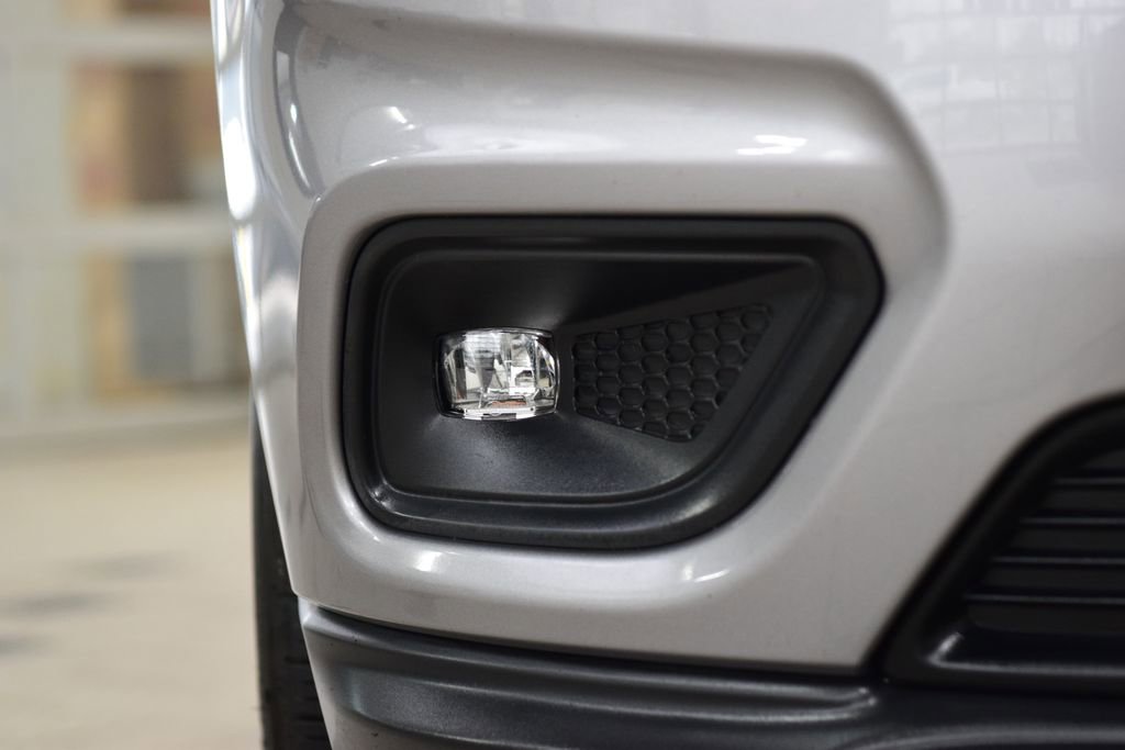 Used 2019 Jeep Cherokee Latitude w/ Cold Weather Group image 14