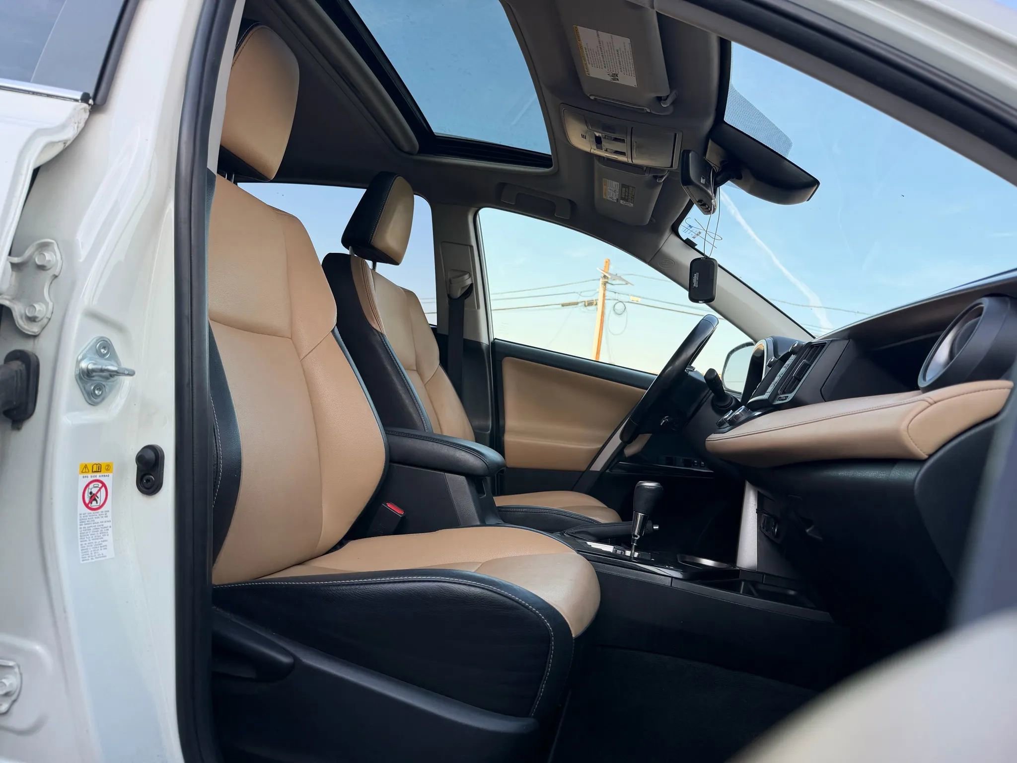 Used 2018 Toyota RAV4 Limited AWD/4WD image 14