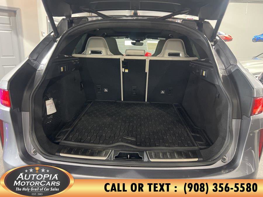 Used 2020 Jaguar F-PACE SVR image 20