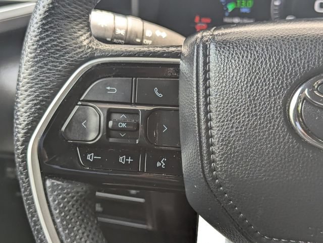 Used 2024 Toyota Sequoia Platinum AWD/4WD image 18