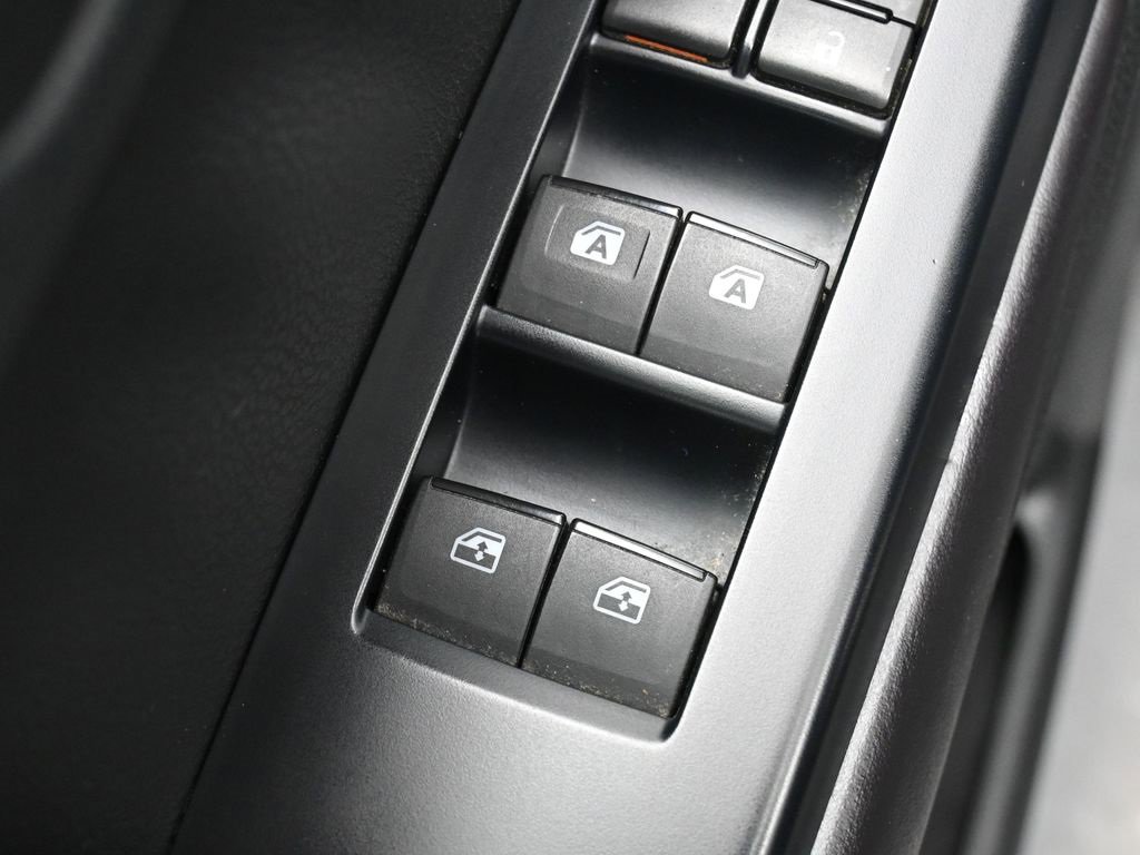 Used 2016 Toyota Highlander XLE image 6