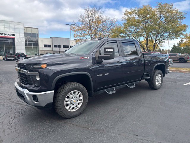 Used 2024 Chevrolet Silverado 2500 LT w/ All Star Edition AWD/4WD image 2