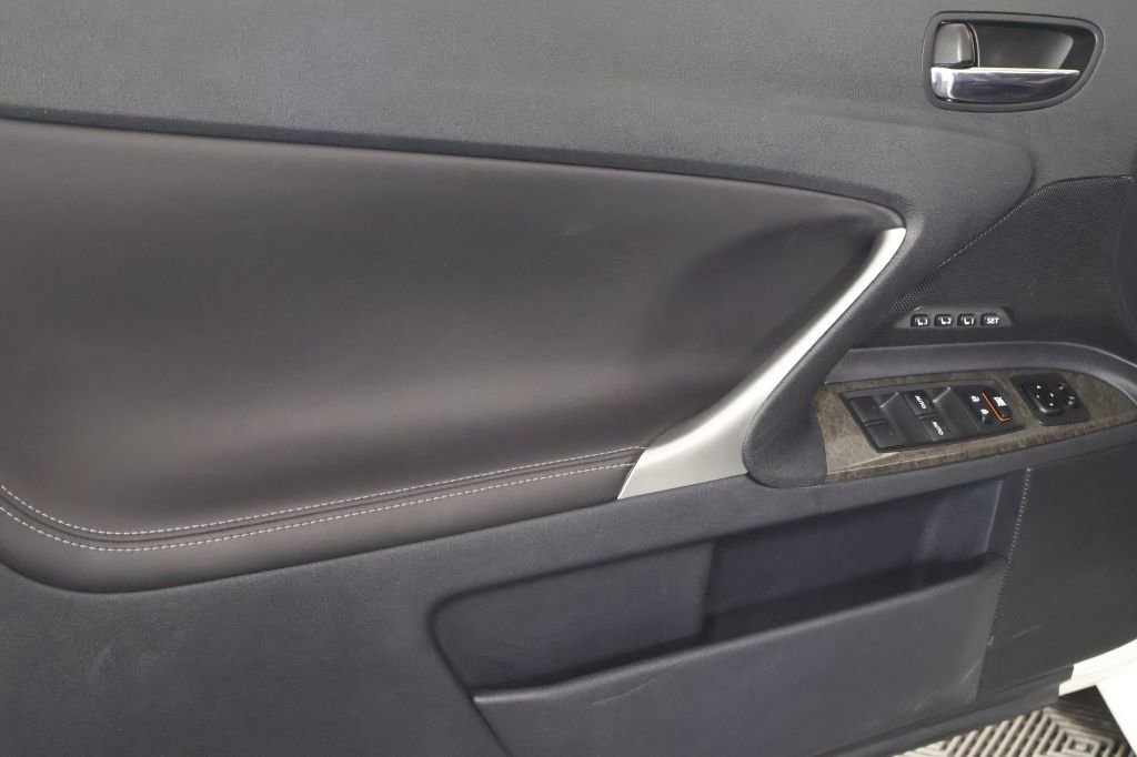 Used 2014 Lexus IS 250C 250 w/ Luxury Package image 36