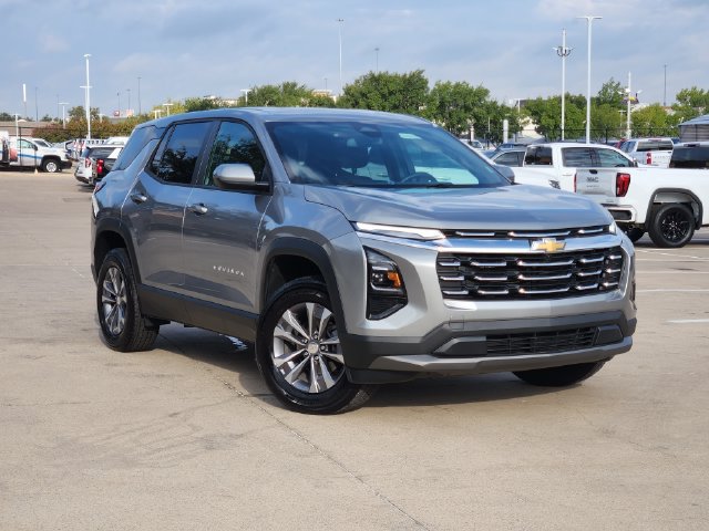 Used 2026 Chevrolet Equinox LT FWD image 2