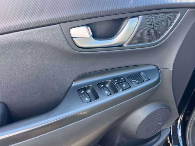 Certified 2023 Hyundai Kona Limited AWD/4WD image 17