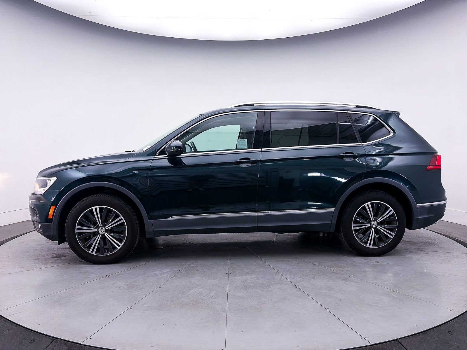 Used 2019 Volkswagen Tiguan SEL FWD image 42