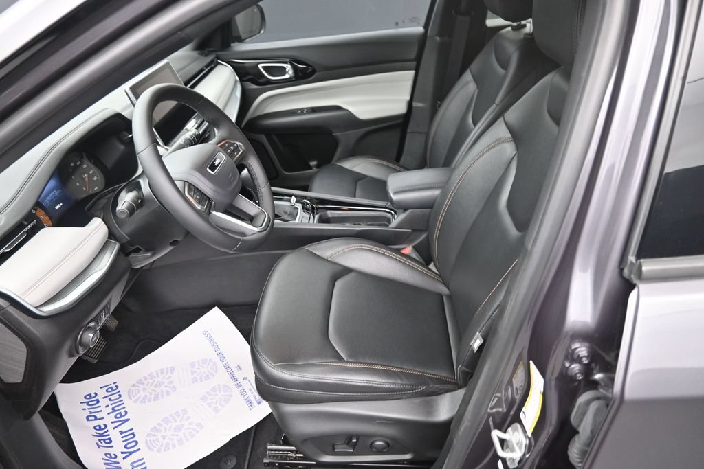 Used 2024 Jeep Compass Limited w/ Sun and Sound Group AWD/4WD image 11