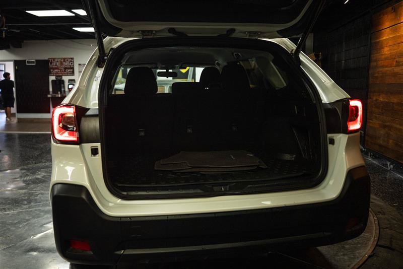 Used 2023 Subaru Outback Premium AWD/4WD image 7