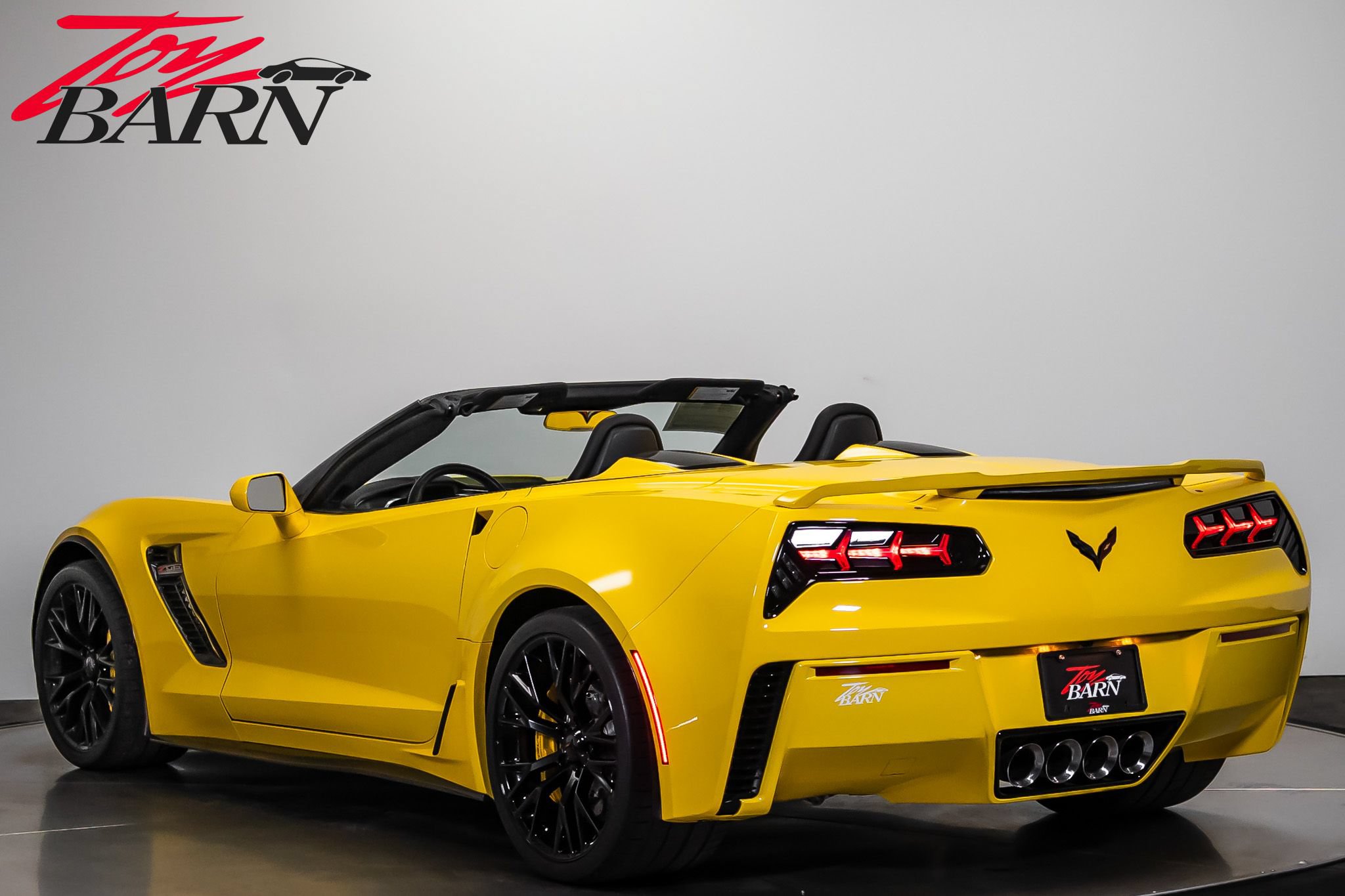 Used 2016 Chevrolet Corvette Z06 w/ 3LZ Preferred Equipment Group RWD image 3