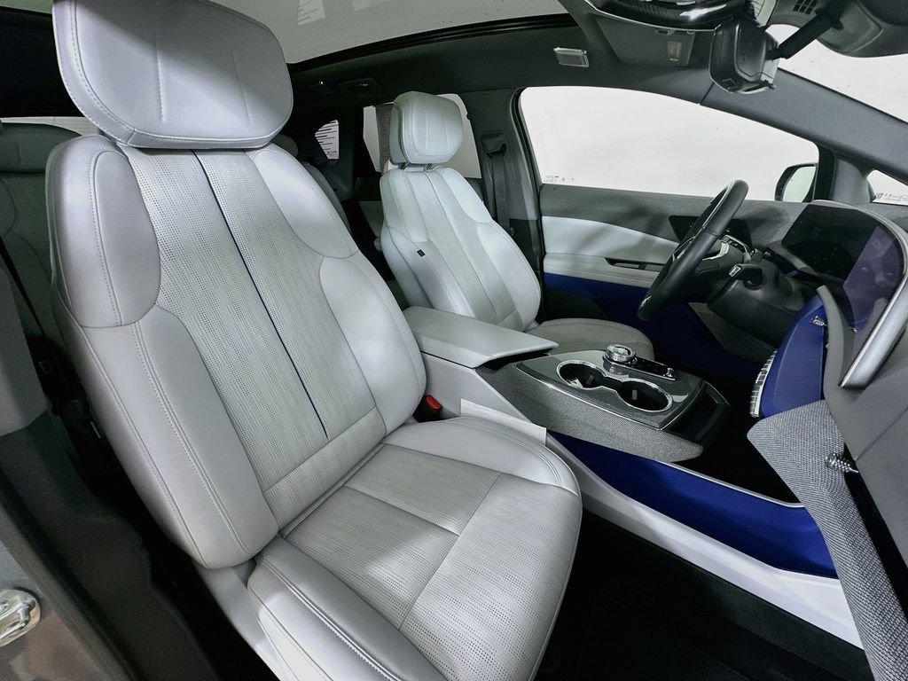 Certified 2025 Cadillac Optiq Sport 2 AWD/4WD image 37