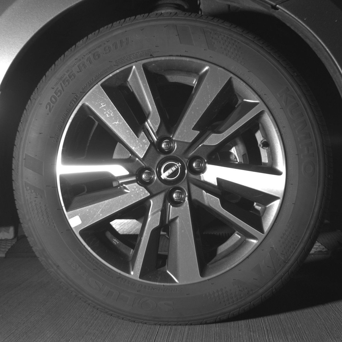 Used 2025 Nissan Versa SV image 13