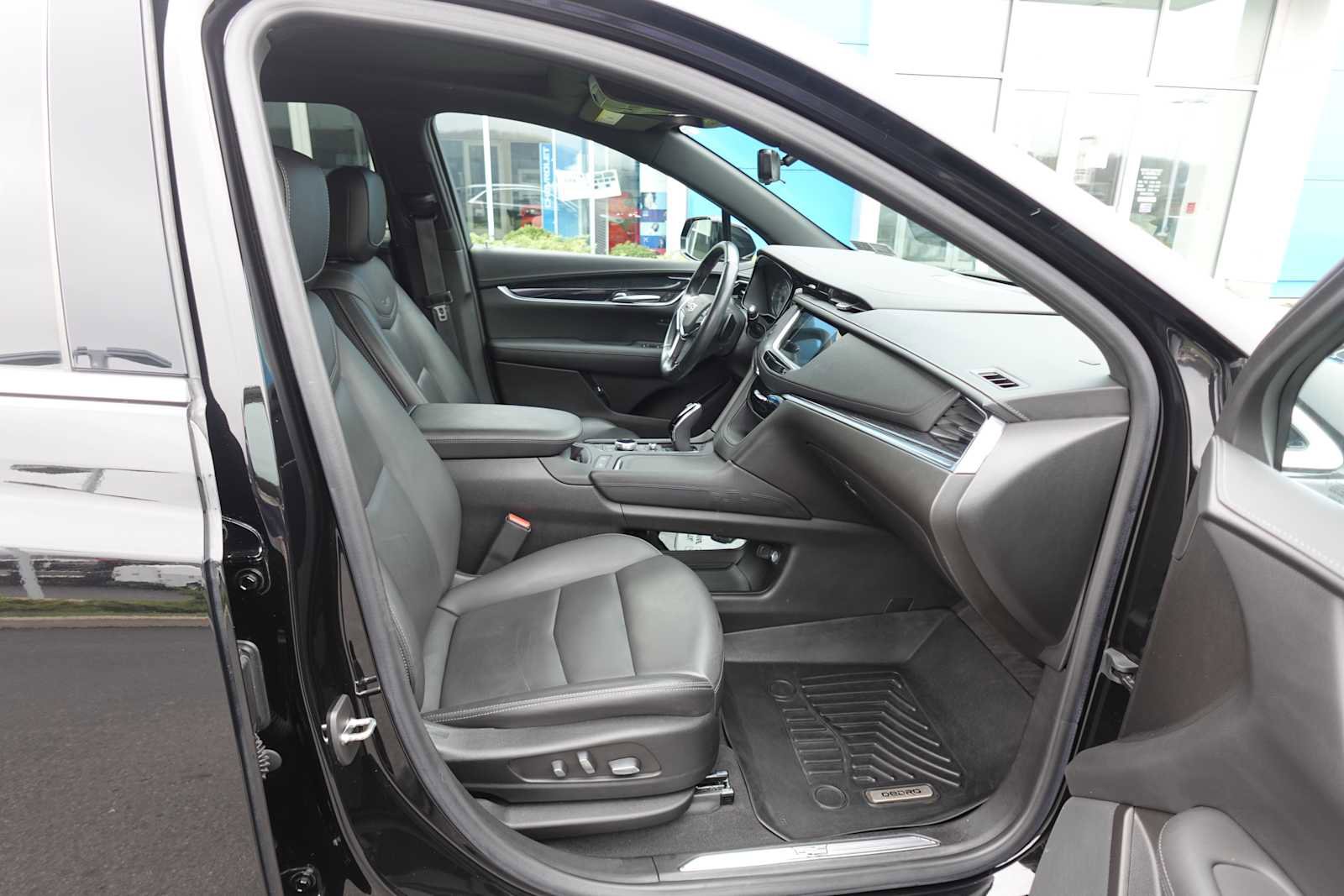 Used 2022 Cadillac XT5 Premium Luxury w/ Technology Package AWD/4WD image 33