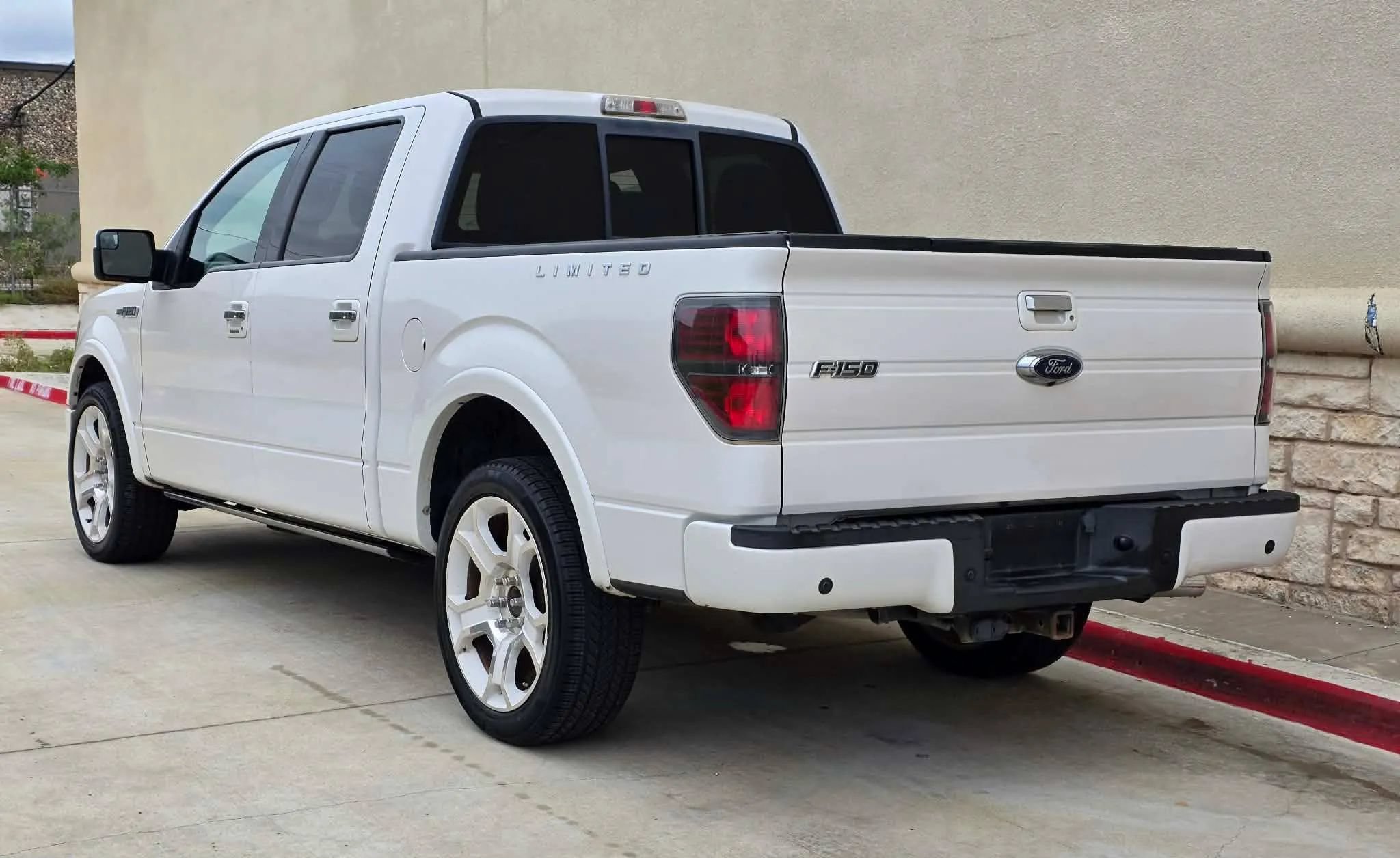 Used 2011 Ford F150 Lariat Limited RWD image 5