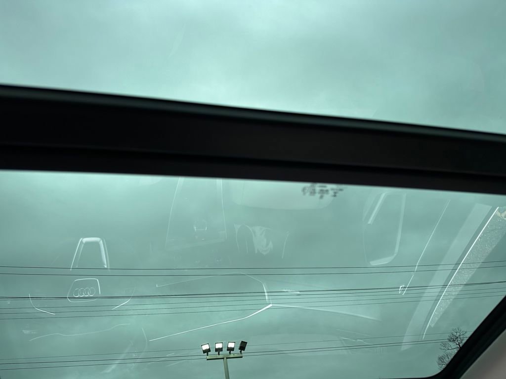 Used 2022 Audi Q3 2.0T Premium w/ Convenience Package image 18