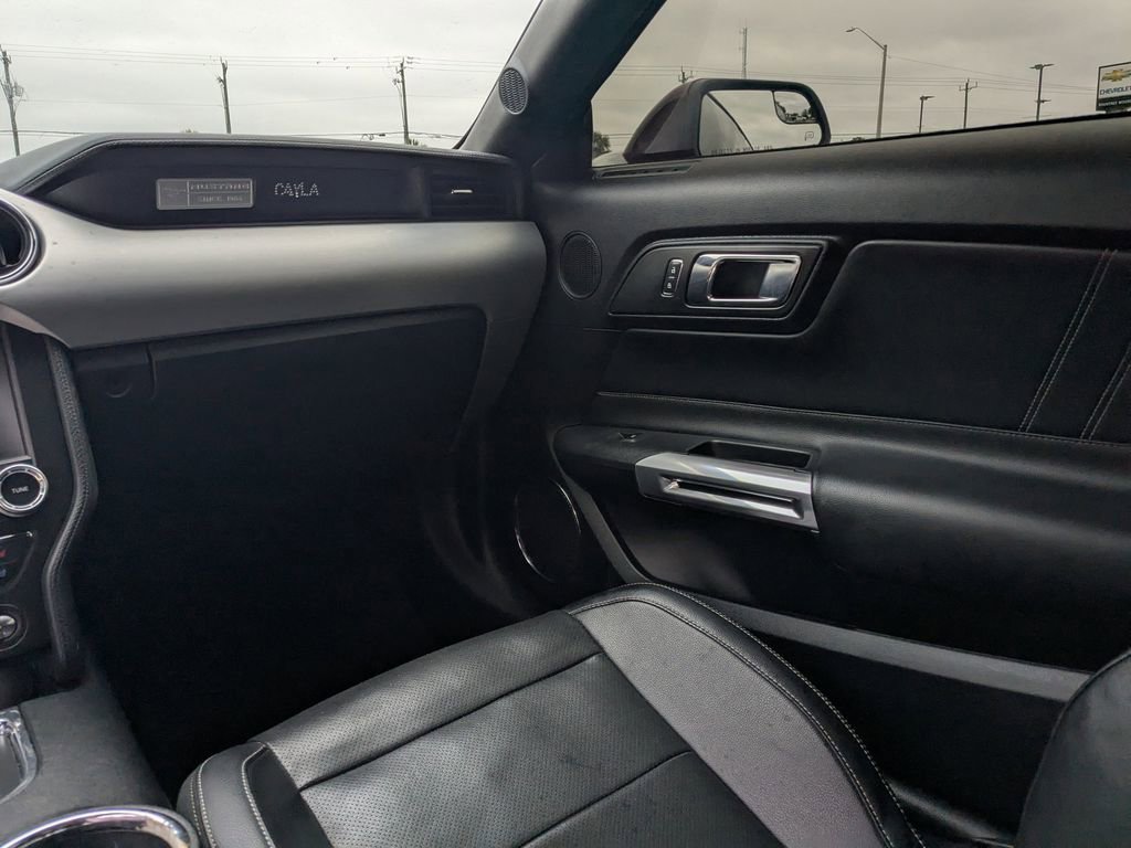 Used 2017 Ford Mustang Premium image 15