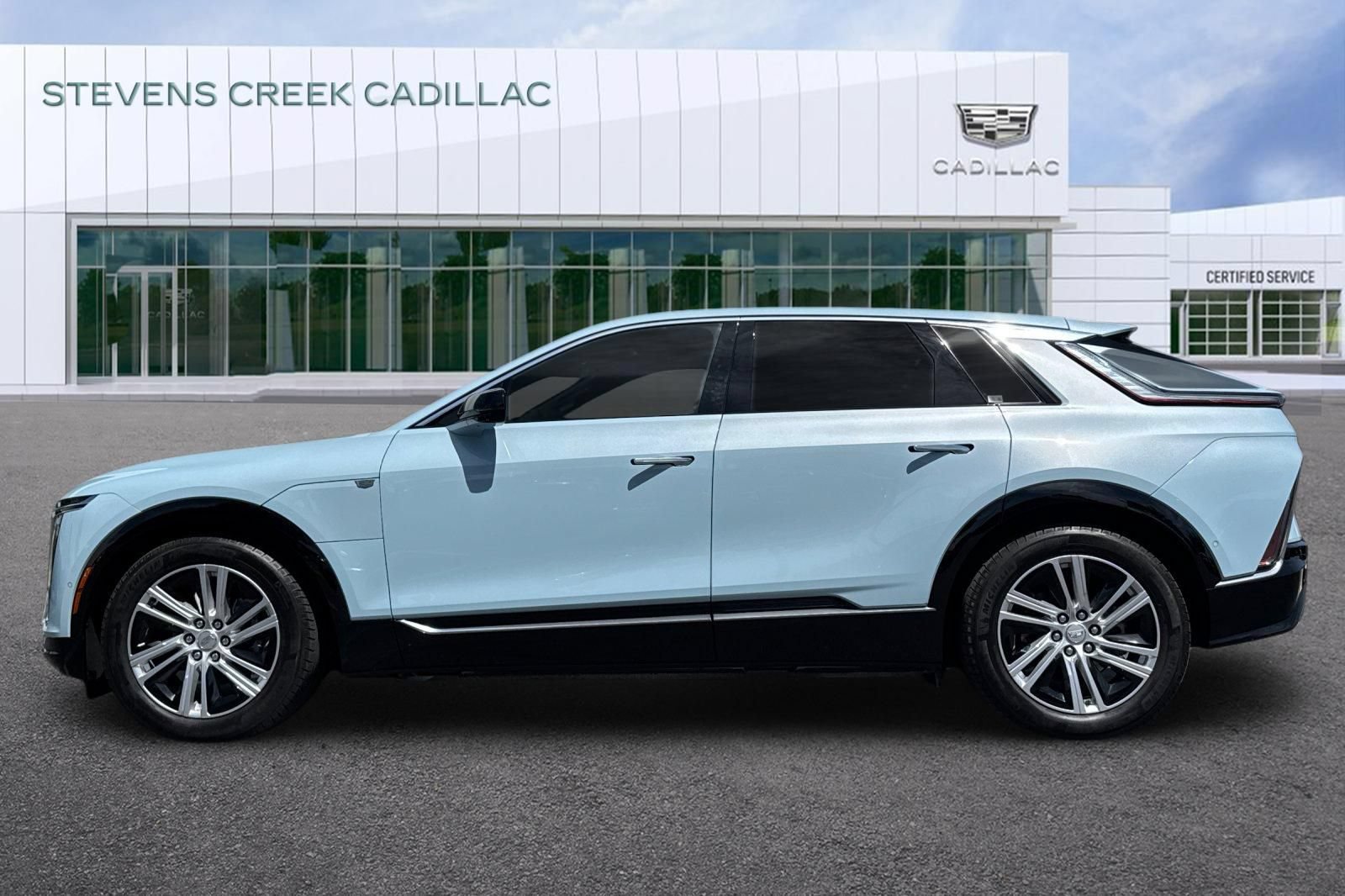 Certified 2024 Cadillac Lyriq Tech w/ Driver Assist Package AWD/4WD image 6