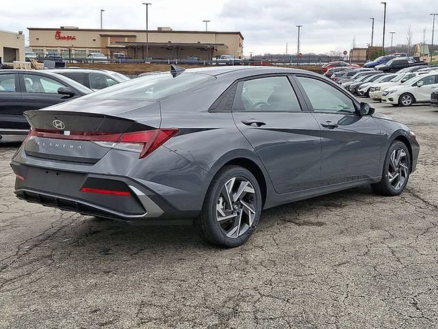 New 2026 Hyundai Elantra Sport FWD image 4