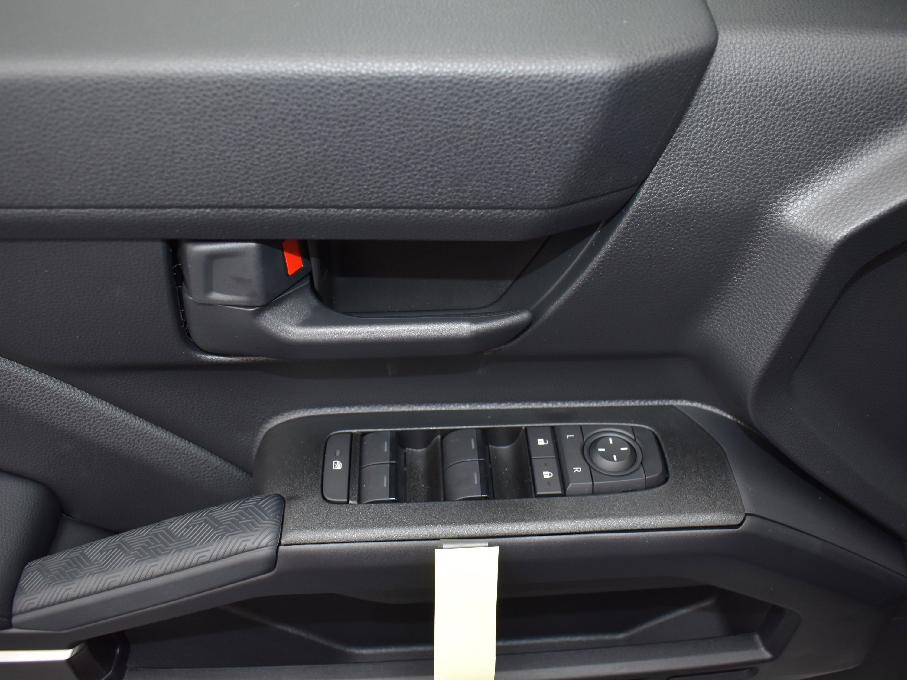 Used 2025 Toyota 4Runner SR5 AWD/4WD image 14