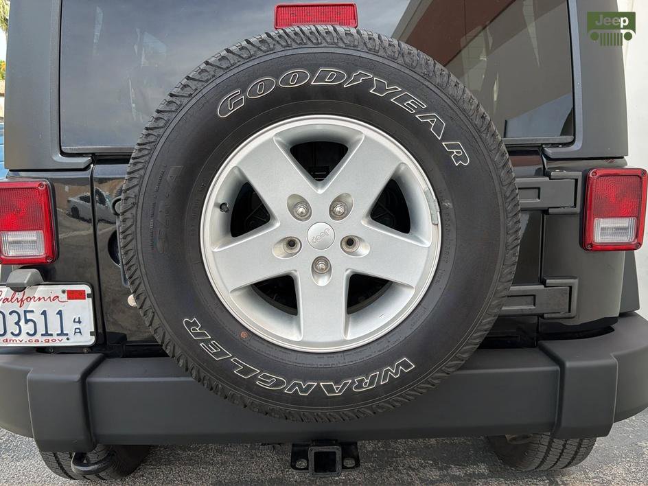 Used 2013 Jeep Wrangler Unlimited Sport image 19