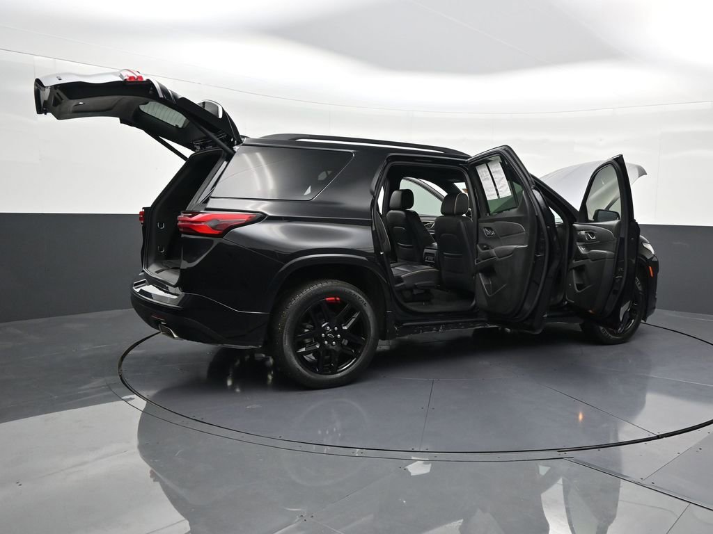 Used 2023 Chevrolet Traverse Premier w/ Redline Edition image 38