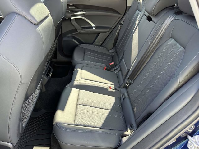Used 2025 Audi Q5 Premium Plus w/ Premium Plus AWD/4WD image 16