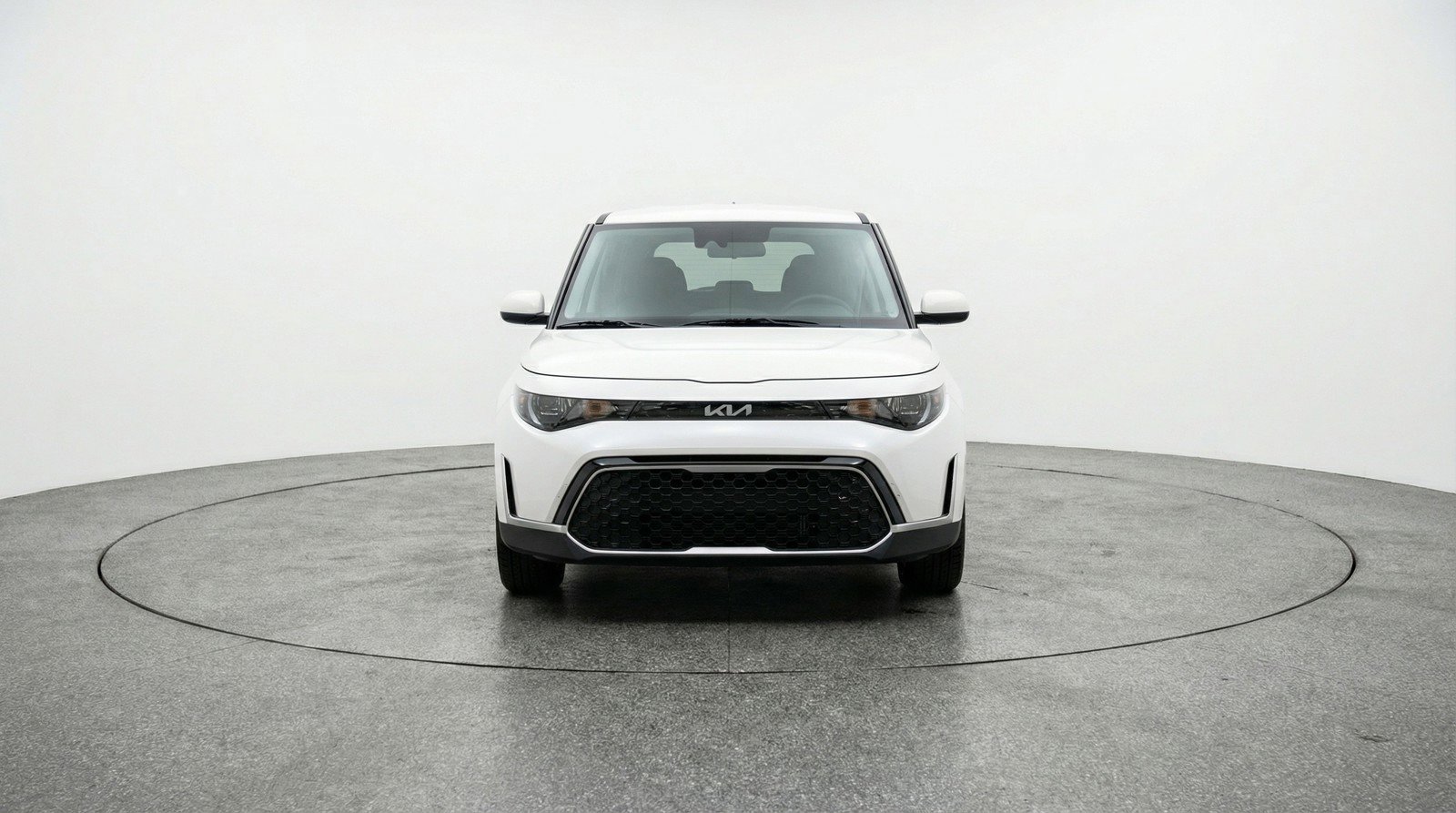 Used 2025 Kia Soul LX w/ LX Technology Package image 2