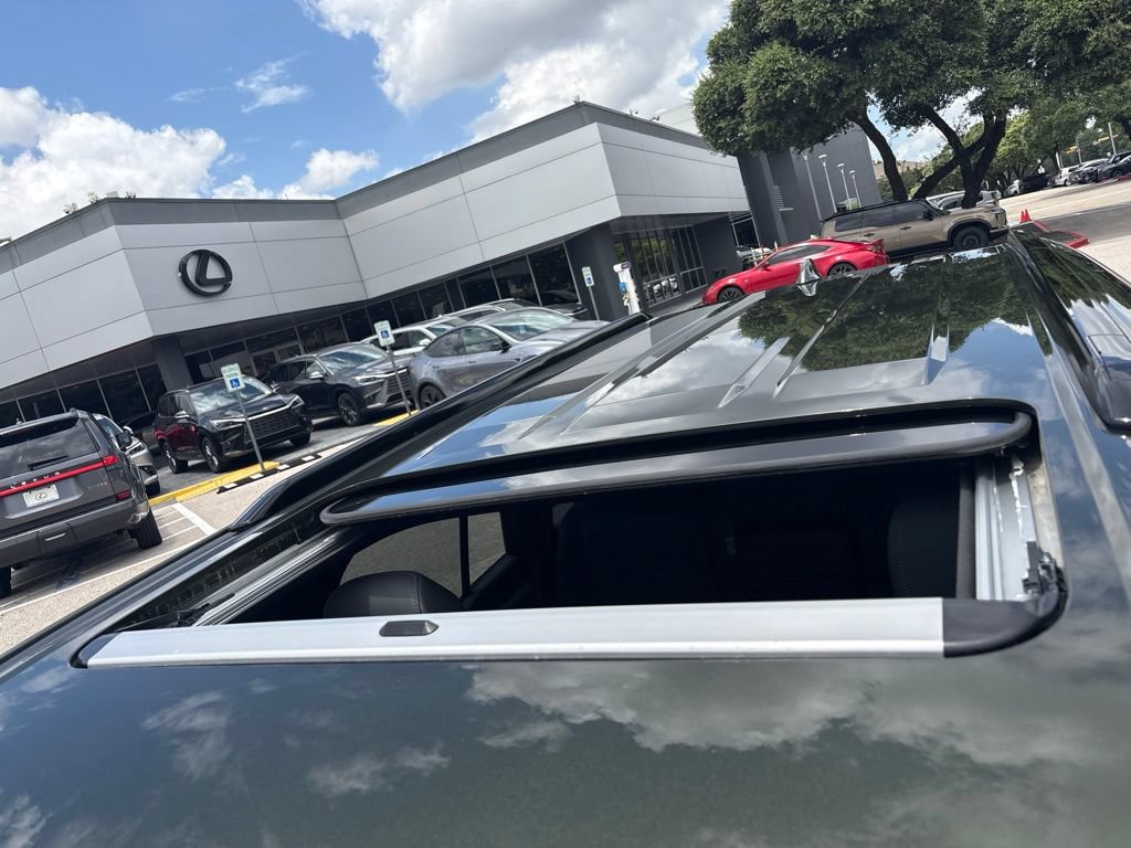 Certified 2025 Lexus GX 550 w/ Cold Area Package AWD/4WD image 10