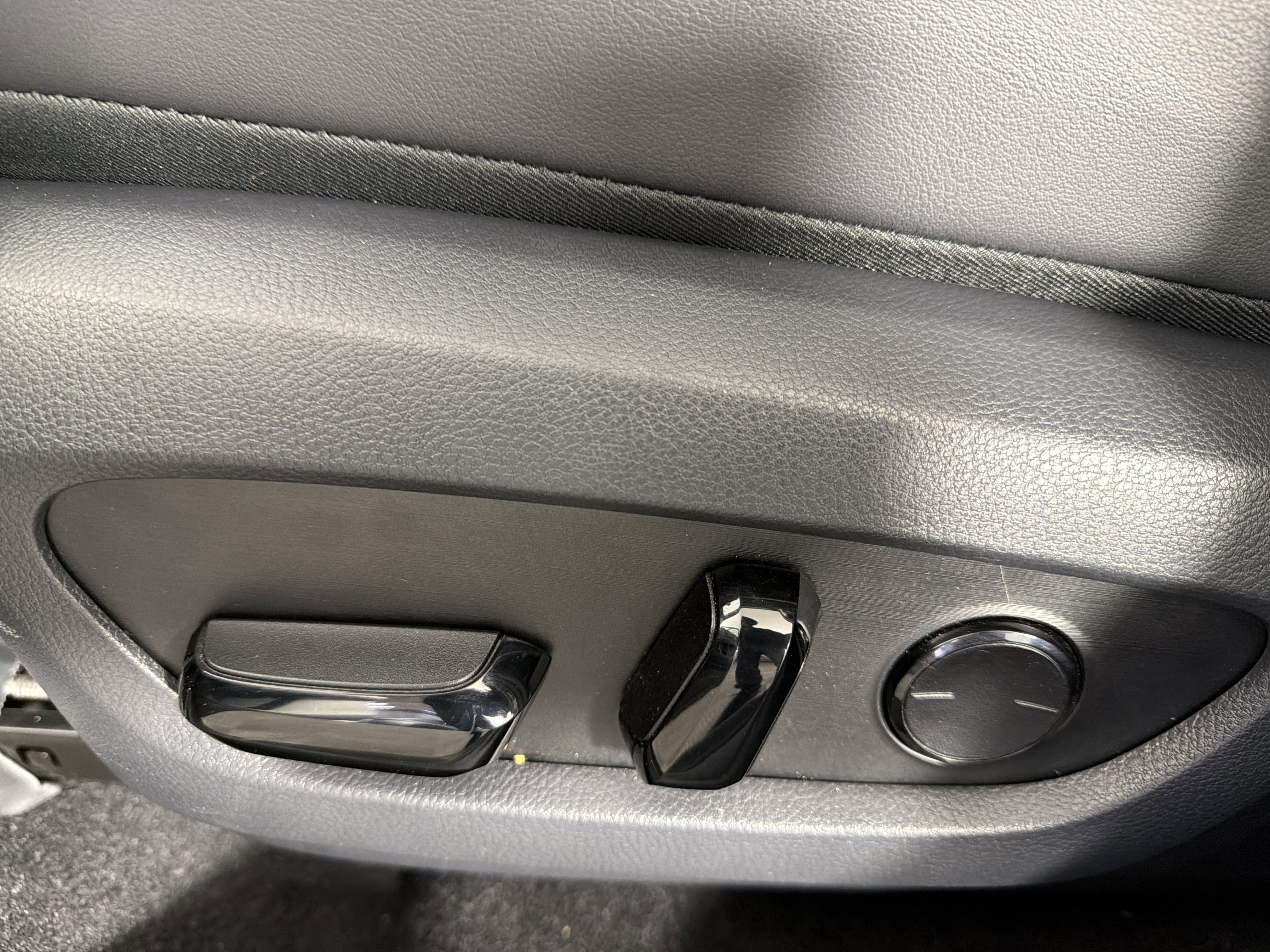 Used 2025 Lexus NX 350h AWD w/ Cold Area Package image 12