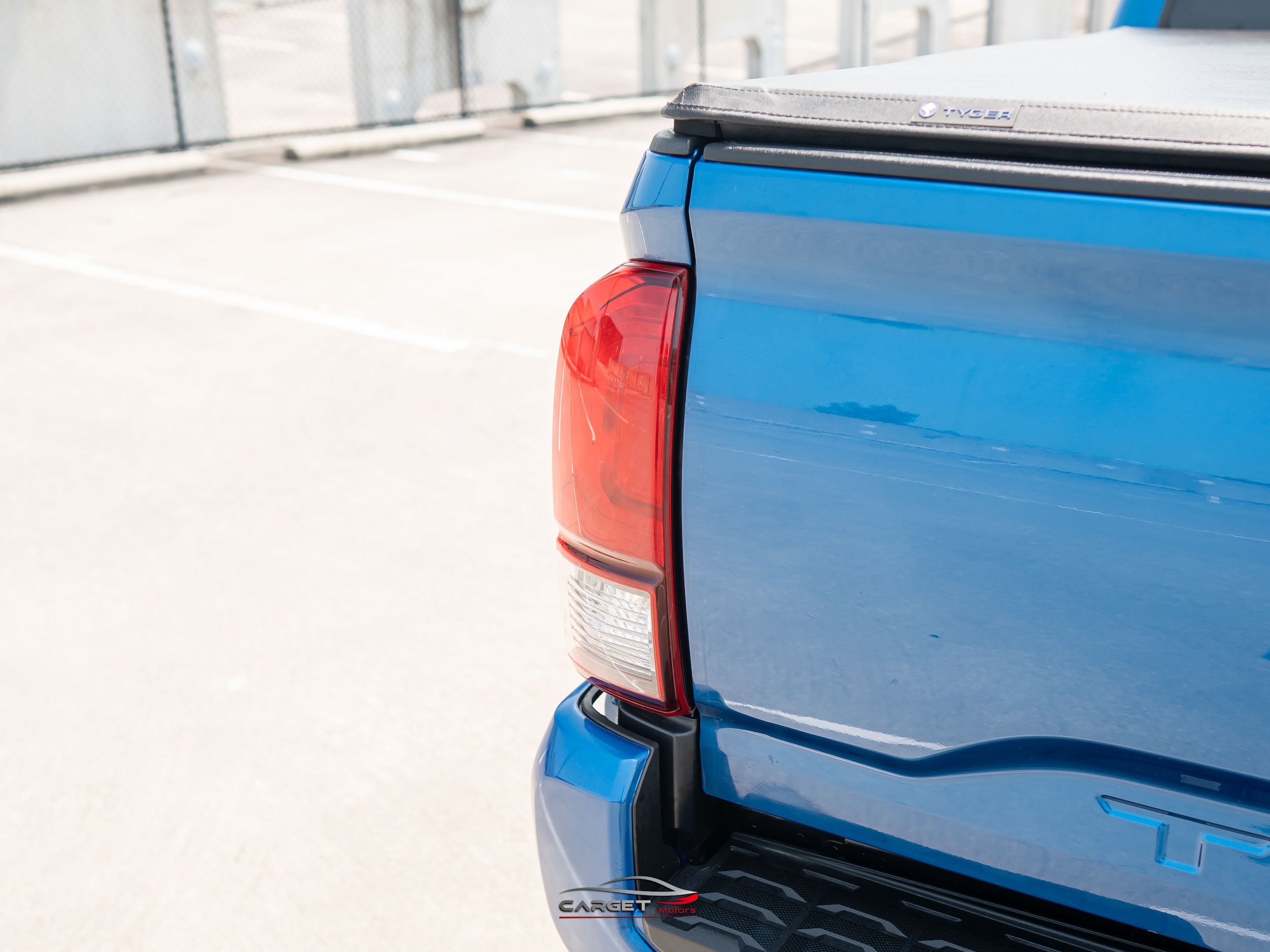 Used 2018 Toyota Tacoma TRD Sport AWD/4WD image 40