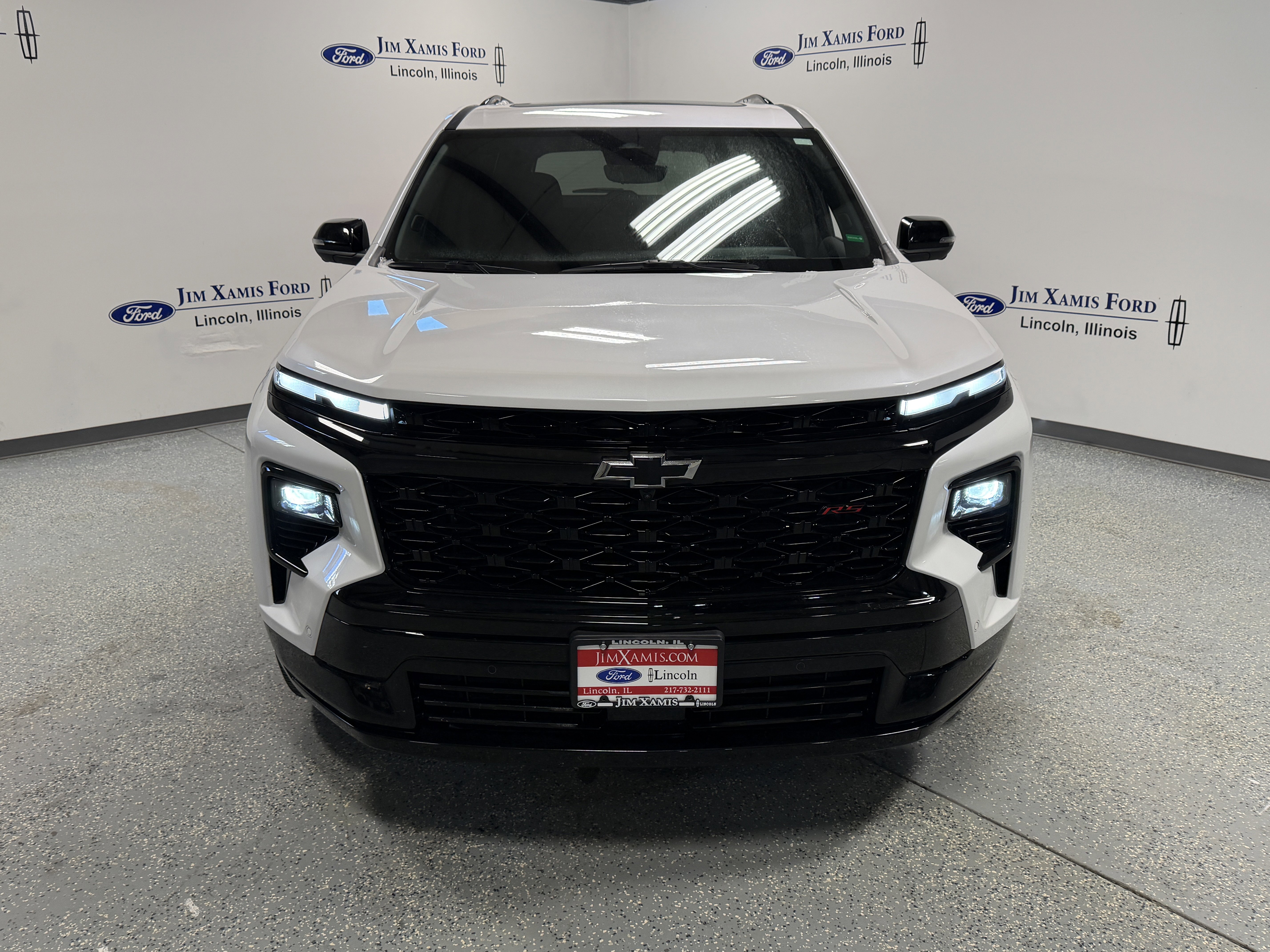 Used 2024 Chevrolet Traverse RS image 2