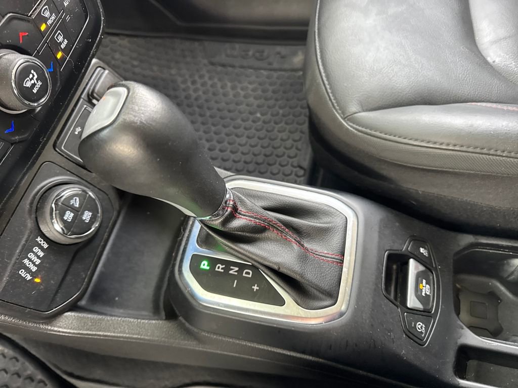 Used 2023 Jeep Renegade Trailhawk w/ Trailhawk Elite Group image 17