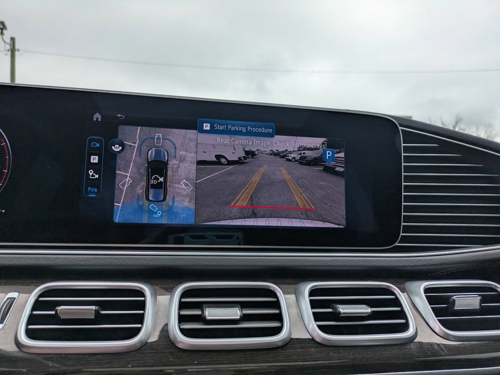 Used 2025 Mercedes-Benz GLS 450 4MATIC image 25