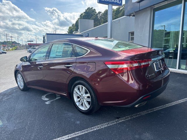 Used 2015 Toyota Avalon XLE FWD image 2