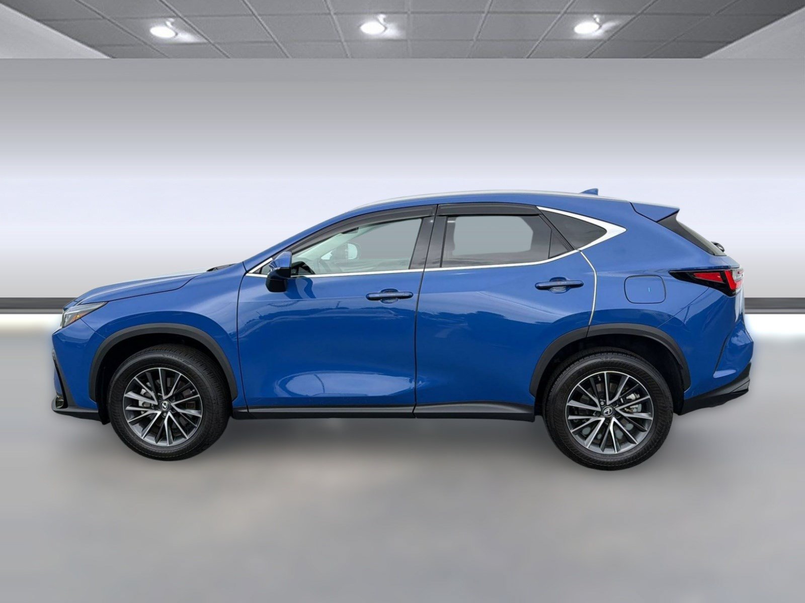 Used 2022 Lexus NX 250 FWD w/ Towing Package (2000 Lbs) image 2