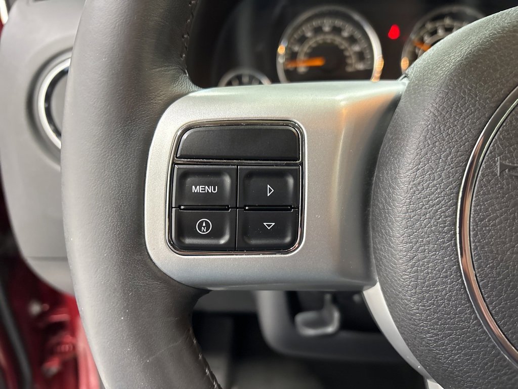 Used 2015 Jeep Compass Limited image 13