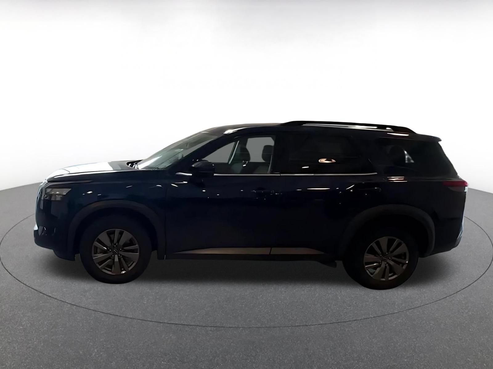 Used 2025 Nissan Pathfinder SV AWD/4WD image 8