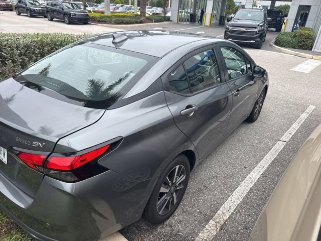 Used 2021 Nissan Versa SV image 3