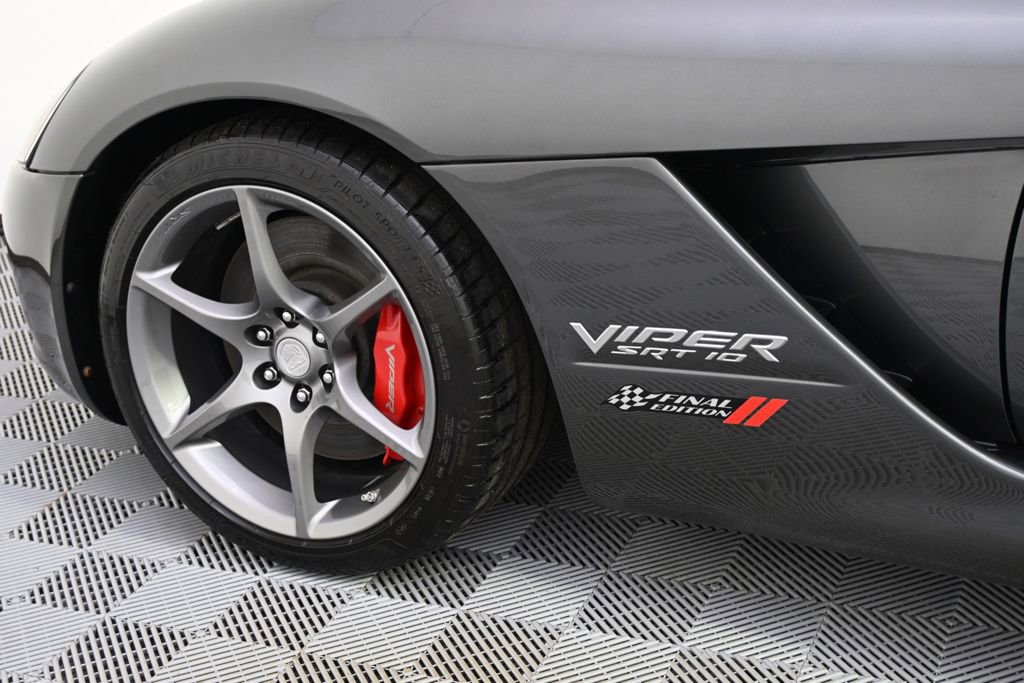 Used 2010 Dodge Viper SRT-10 w/ Final Edition Group image 22