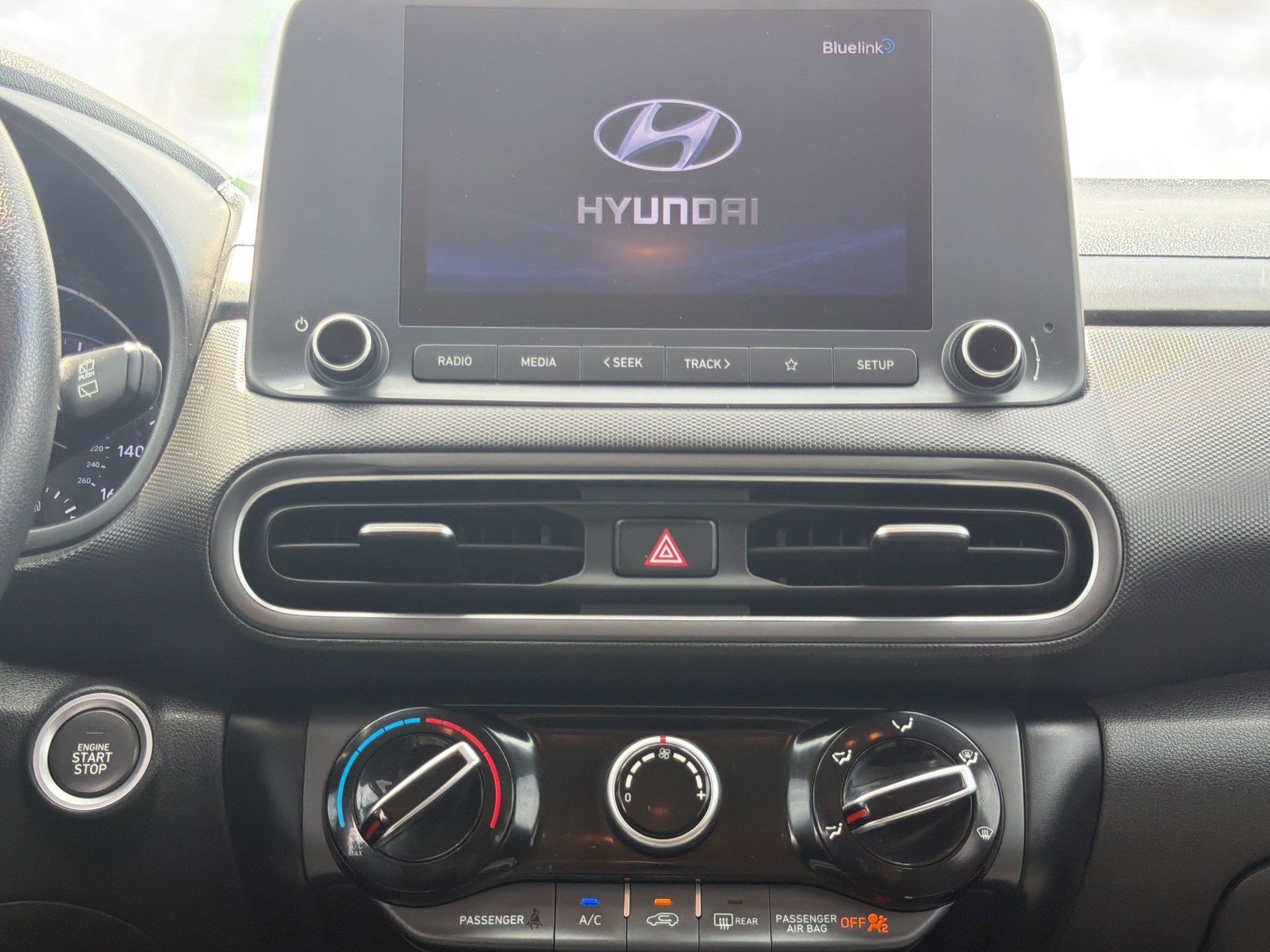 Certified 2022 Hyundai Kona SEL AWD/4WD image 25
