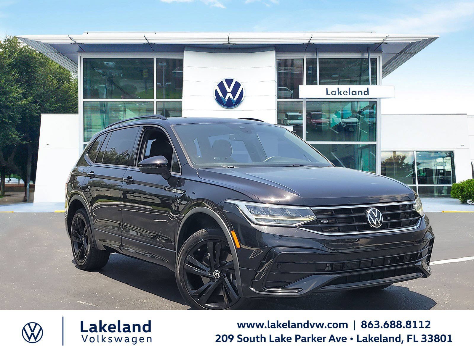 Used 2023 Volkswagen Tiguan SE R-Line FWD image 1
