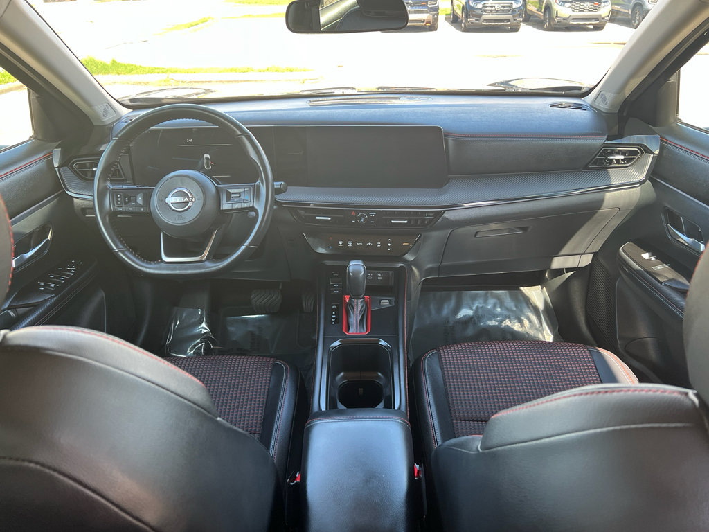 Used 2025 Nissan Kicks SR FWD image 12