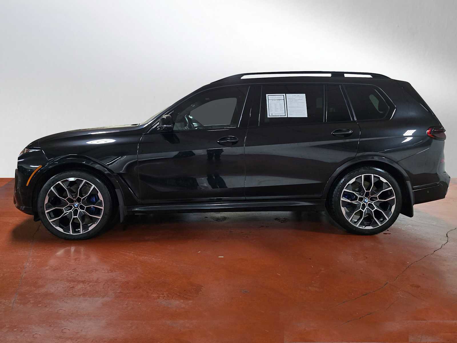Used 2023 BMW X7 M60i w/ Climate Comfort Package image 11